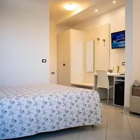 Hotel Delfino Marina Di Carrara Ngoại thất bức ảnh