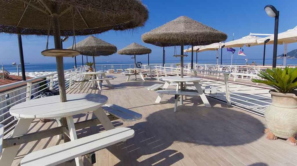 Hotel Delfino Marina Di Carrara Ngoại thất bức ảnh
