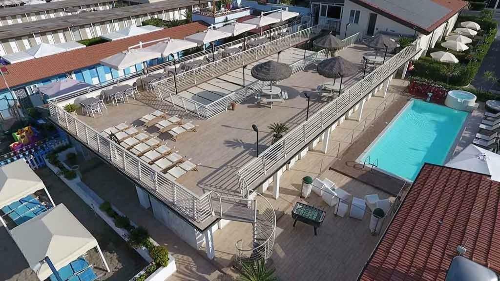 Hotel Delfino Marina Di Carrara Ngoại thất bức ảnh