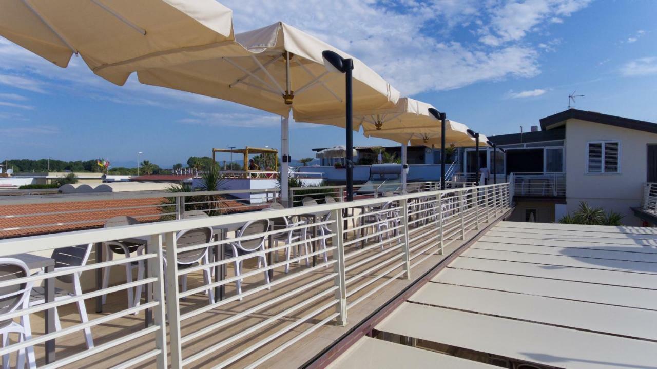 Hotel Delfino Marina Di Carrara Ngoại thất bức ảnh