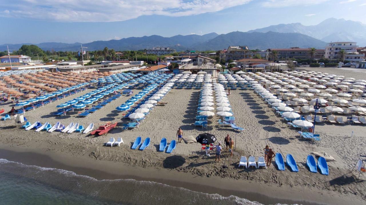 Hotel Delfino Marina Di Carrara Ngoại thất bức ảnh
