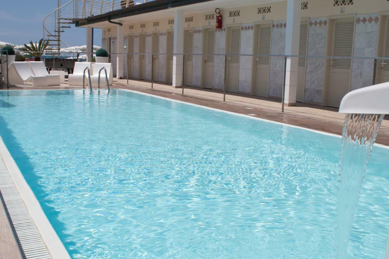 Hotel Delfino Marina Di Carrara Ngoại thất bức ảnh
